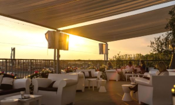 6. 듀 토리 호텔..