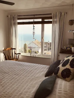 1 Bed Flat - Sleeps 2 - Pets - Balcony - Parking - View biển
