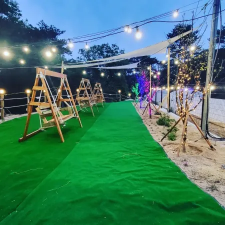 Cheolwon Forest Glamping Отели рядом с достопримечательностью «Общественный стадион в Чхорвоне»