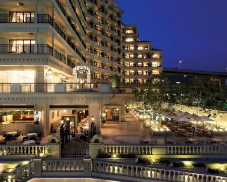 โรงแรมลา สวีท โกเบ ฮาร์เบอร์แลนด์ โรงแรมในโกเบ