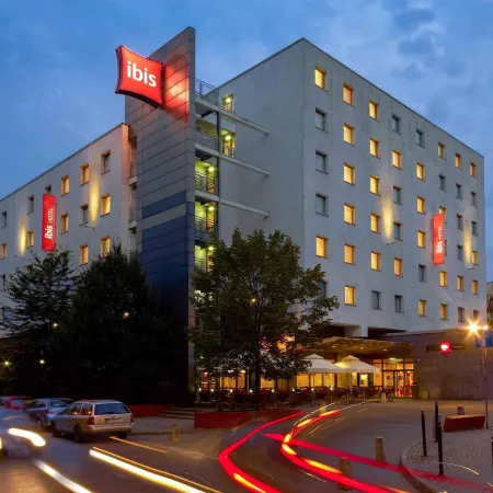 Ibis Krakow Centrum Отели рядом с достопримечательностью «Броновице»