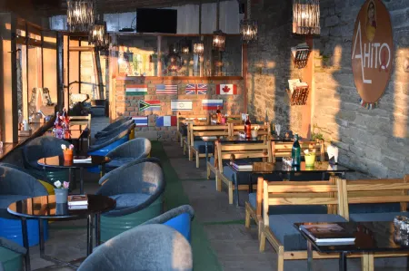 ALhito Cafe & Resort Отели в г. Алмора