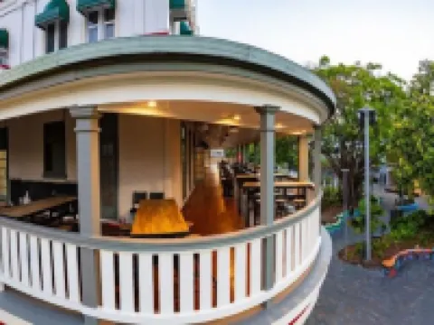 Hides Hotel Hotels near ZOO TO YOU HQ - Discovery Centre