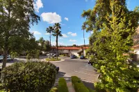 Riviera Oaks Resort and Racquet Club
