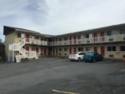 Lake City Motel Hotels in Dartmouth