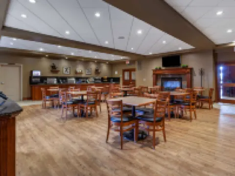 Best Western Plus Meridian Hotel Hoteles en Lloydminster
