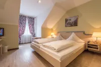 Privathotels Ismaning / Hotel am Schlosspark - Parkplatz
