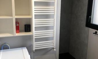 Maison Chaleureuse et Cosy en Bois de 2021 Près de Quimper - Housity