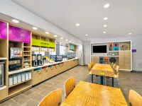 Home2 Suites by Hilton Minneapolis Downtown Hotels near The Armory