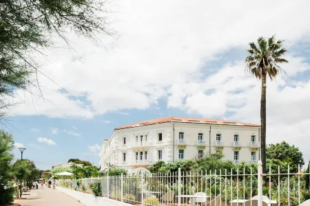 Grand Hotel Des Sablettes Plage, Curio Collection By Hilton