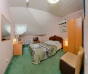 Voskresenskaya Mini-Hotel - 駐車場