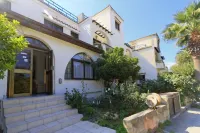 Follow the Sun Hotel Apartments