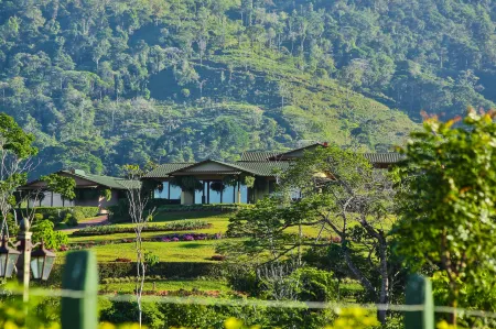 Hacienda AltaGracia, Auberge Resorts Collection Отели в г. Перес Селедон