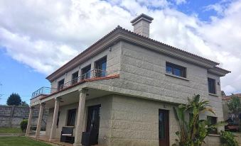House with 4 Bedrooms in Sanjenjo, with Pool Access, Enclosed Garden and Wifi