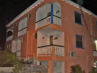 Stephanie's Apartments Ltd Отели в г. 