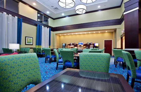 Holiday Inn Express & Suites AKRON REGIONAL AIRPORT AREA by IHG