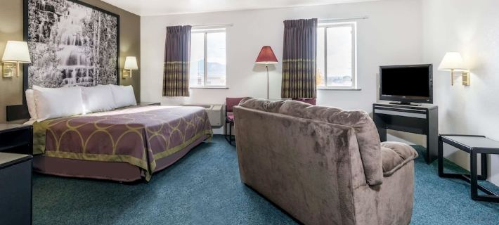 Super 8 by Wyndham Missoula/Reserve St. Hotels in Missoula