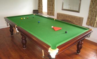 Arden Hill Farmhouse - Hot Tub, Snooker Table, Sleeps 16