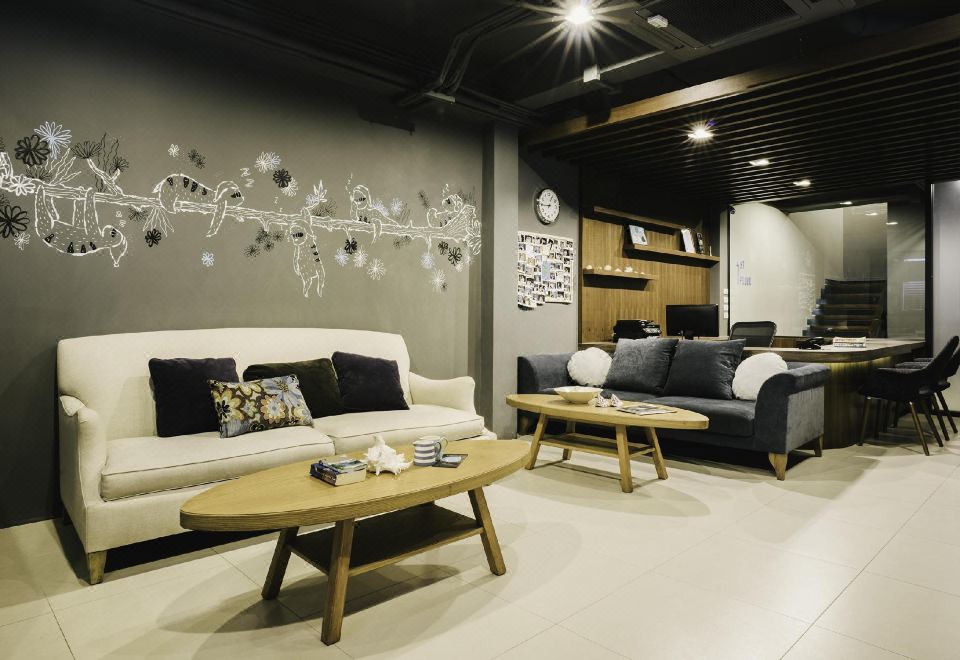 1. 티라스 파통 비..