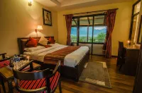 Hotel Lakefront Hotels near Tashi Ling Tibetan Village