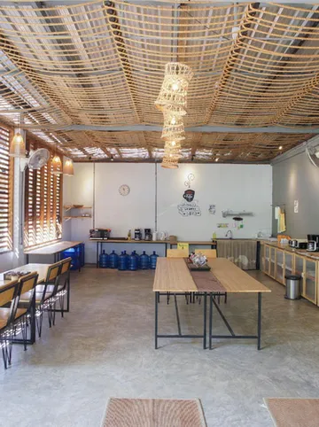 รูปภาพของโฮมแอทไนน์