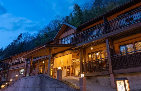 四萬温泉柏屋旅館