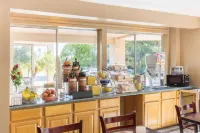 Days Inn by Wyndham Redwood City Hôtels à : North Fair Oaks
