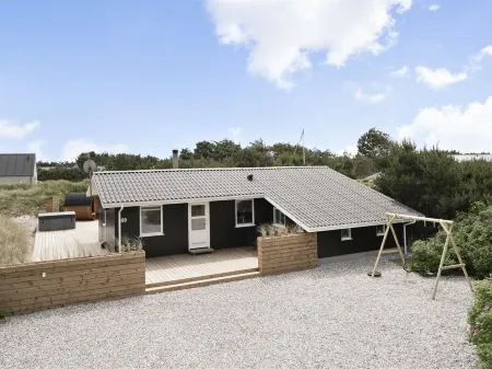 "Rolfkarl" - 500m from the Sea