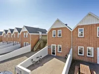 "Otto" - 2.3km from the Sea