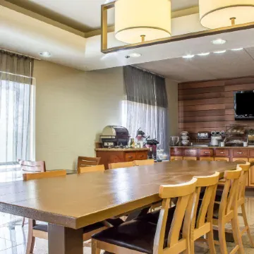 Comfort Inn & Suites Near Kino Sports Complex