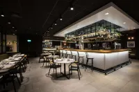 DoubleTree by Hilton Coventry Building Society Arena - bar