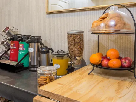 Travelodge by Wyndham San Clemente Beach Отели в г. Сан-Клементе