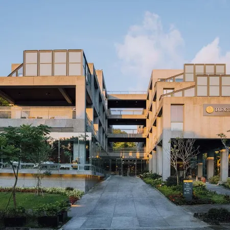 HOTEL BEGINS