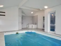 "Bjarki" - 800m from the Sea - 游泳池