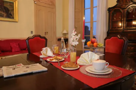 Villa Cagnola Отели в г. Брунелло