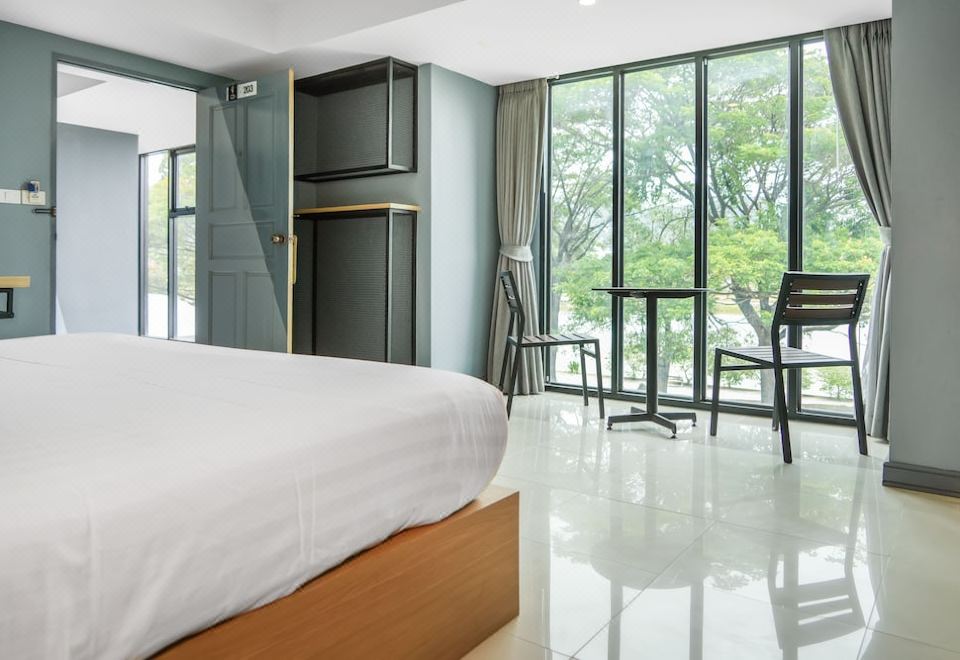 5. 노라 레이크뷰..