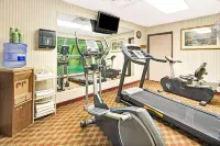 Baymont by Wyndham Lawrence - Gym