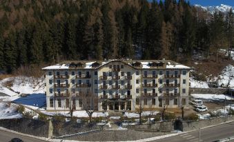 Palace Pontedilegno Resort