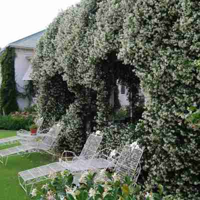 A Tapestry Garden Guest House Hotel Exterior