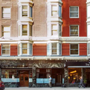 The Mosser Отели рядом с достопримечательностью «Авиакомпания»