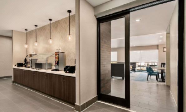 La Quinta Inn & Suites by Wyndham San Bernardino - Housity