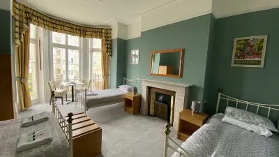 The Portland Hotel Hotel dekat Folkestone West