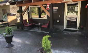 Stewart Mountain Lodge