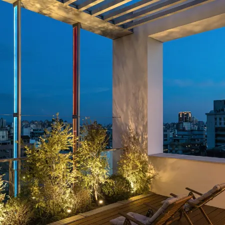 1LI7E HOTEL