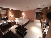Puncak MG Hotel Hotels in Beluluk