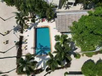 Lime N Soda Beachfront Resort - Beach