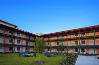 Texican Court, by Valencia Hotel Collection
