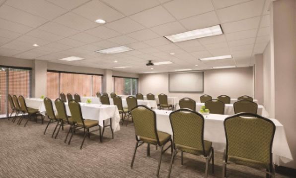 Country Inn & Suites by Radisson, Newnan, GA