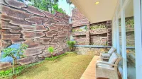 Al Andalus Royal Resort Puncak Hotel a North Tugu