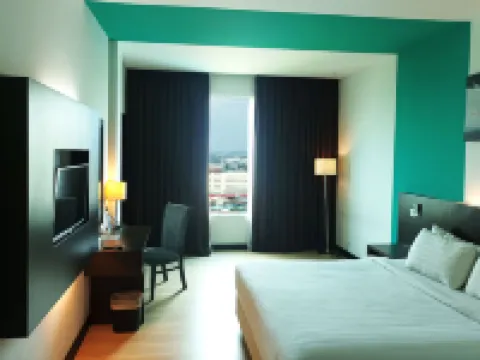 King's Hotel Nagoya Batam Hotel dekat Gapura Bengkong Sadai